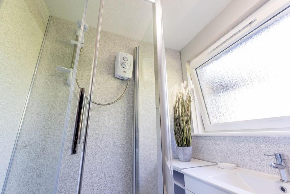 Stunning City Centre 1 Bed With Free Parking Глазгоу Екстериор снимка
