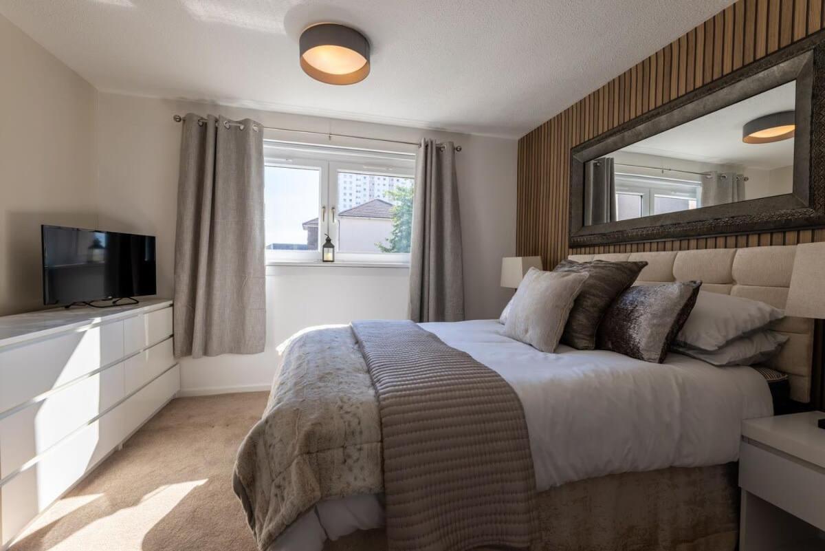 Stunning City Centre 1 Bed With Free Parking Глазгоу Екстериор снимка